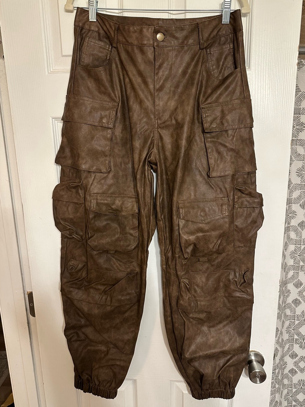 Women’s Brown Faux Leather Cargo Pocket Jogger Tapered Pants L Streetwear Grunge - Picture 2 of 8